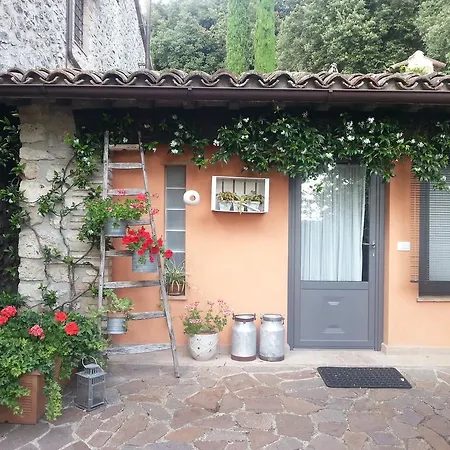 Casa di campagna Rossopeperoncino Massa Martana